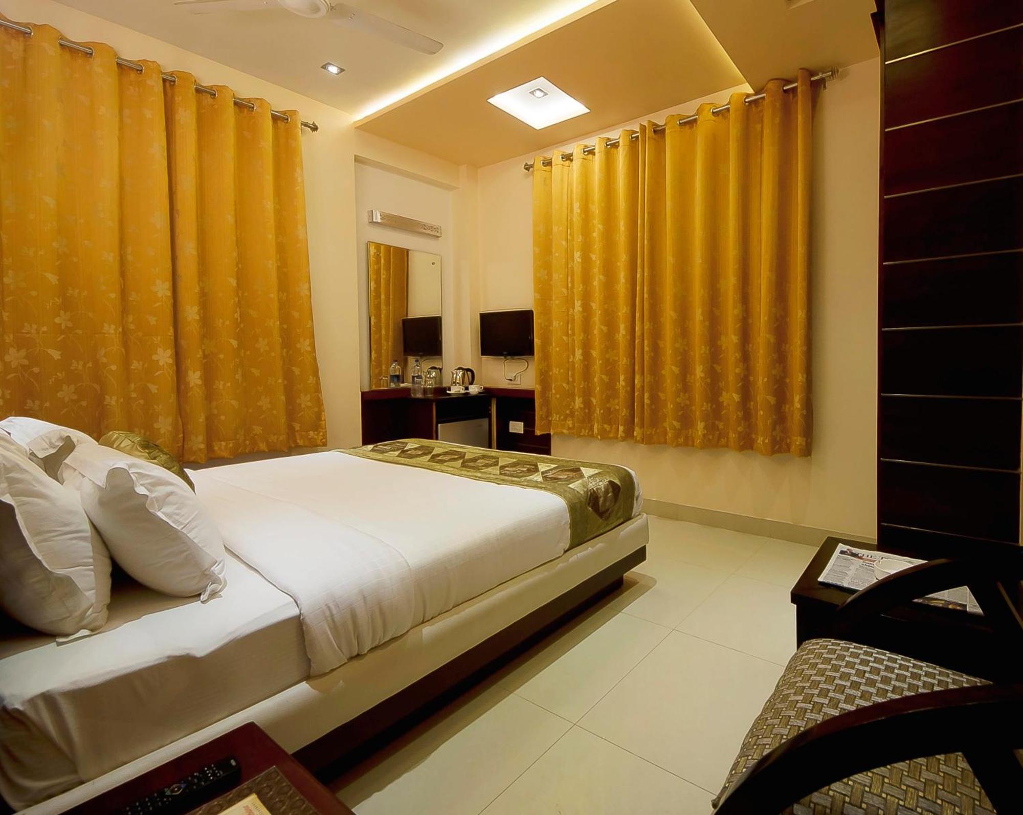 Hotel Central Residency Benares Buitenkant foto
