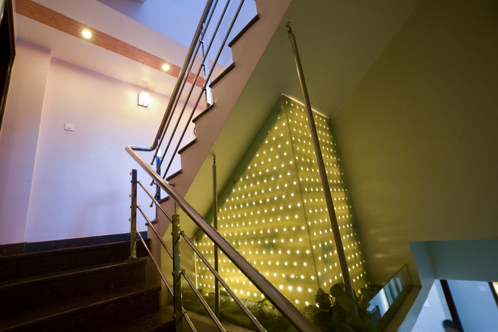 Hotel Central Residency Benares Buitenkant foto
