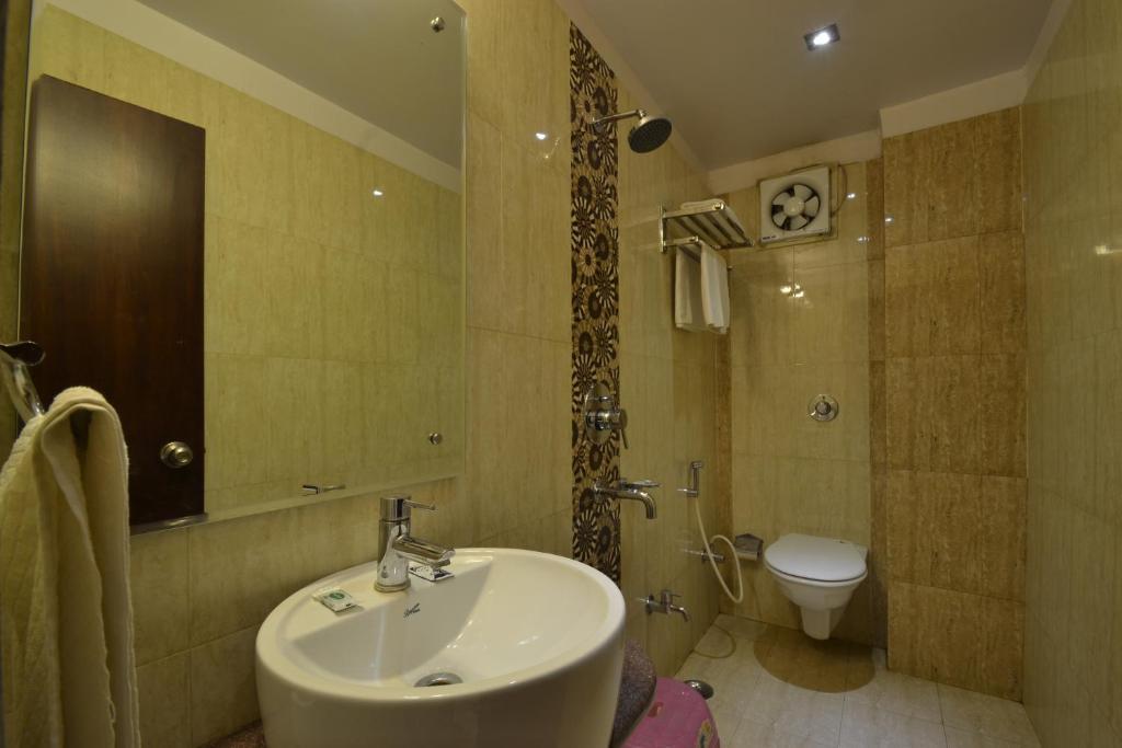 Hotel Central Residency Benares Buitenkant foto