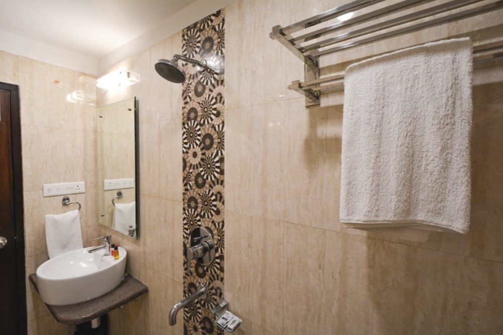 Hotel Central Residency Benares Buitenkant foto