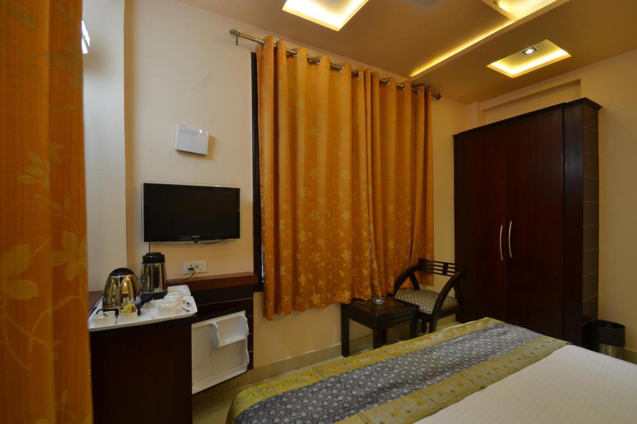 Hotel Central Residency Benares Buitenkant foto